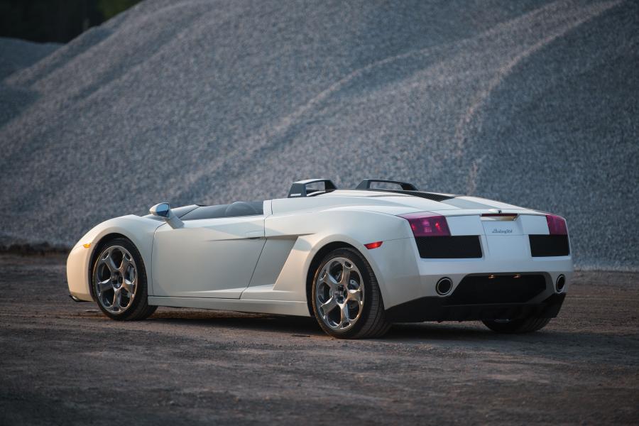  Lamborghini Concept S 2005 года  (фото 15 из 46)